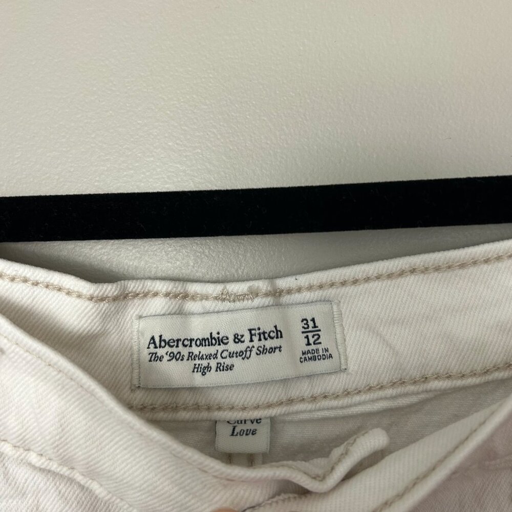 Abercrombie & Fitch 90’s Relaxed Cutoff Shorts-White - Picture 3 of 6